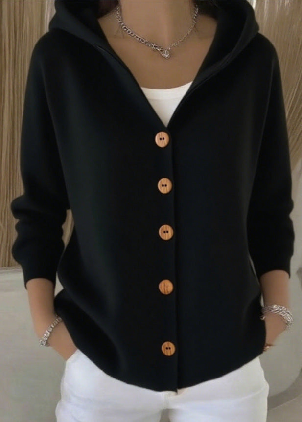 cardigan à capuche élégant en noir, élégant et confortable, avec boutons en bois et poches.